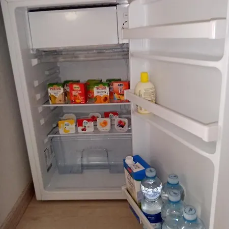 לינה וארוחת בוקר In ראבנה